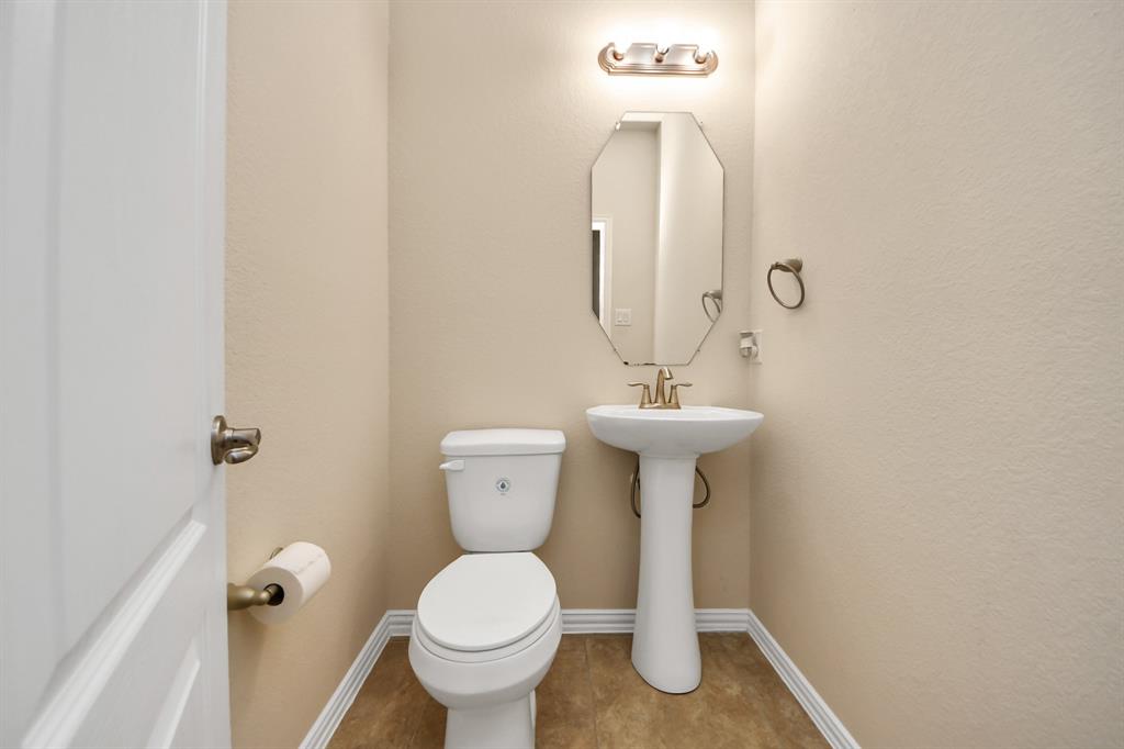 119 Brazos Drive, Baytown, Texas image 38