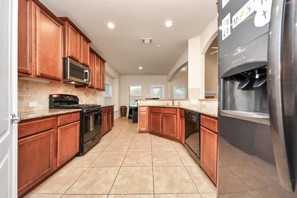 119 Brazos Drive, Baytown, Texas image 16