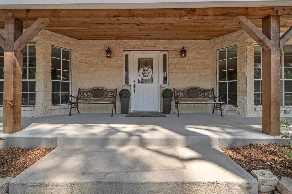 15 W Lake Forest Court