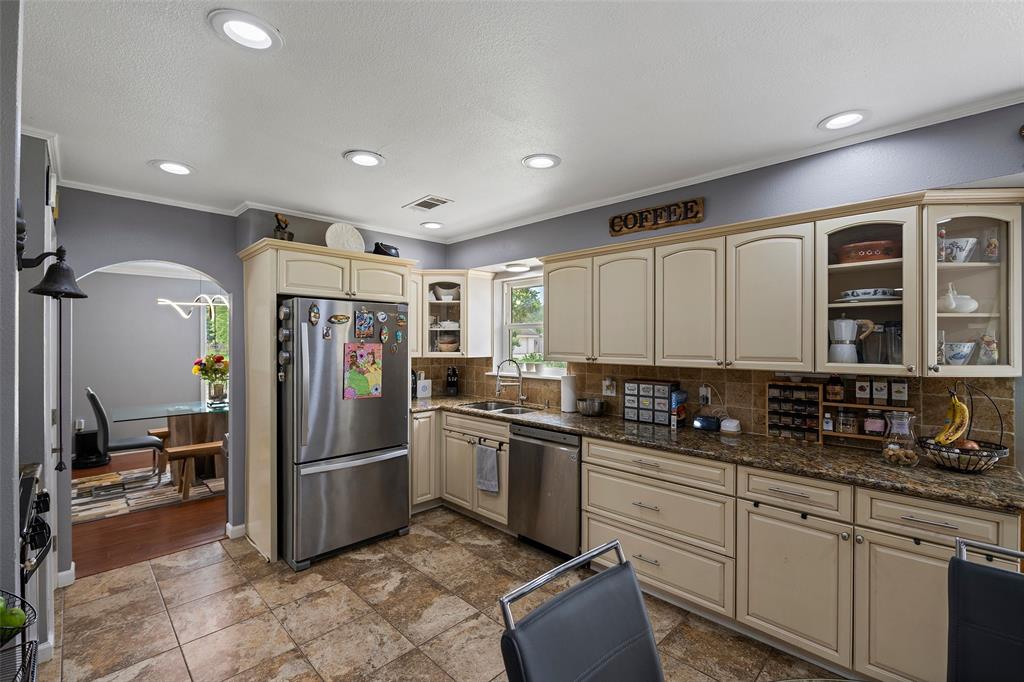 918 Hollow Tree Street, La Porte, Texas image 11