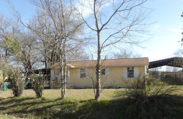 10 E Watson Street, Willis, Texas image 6