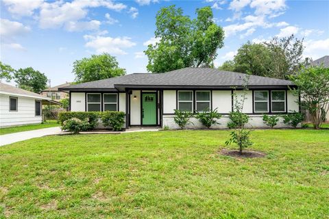 3302 Westridge Street Houston TX 77025