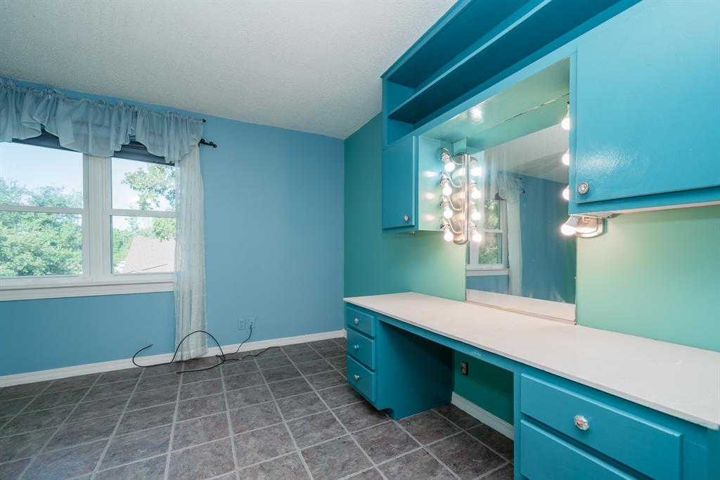509 Ridgecrest Dr, White Oak, Texas image 32