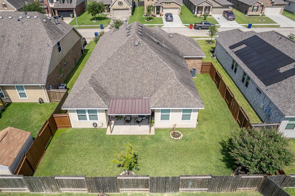 8406 Quiet Bay Drive, Baytown, Texas image 29