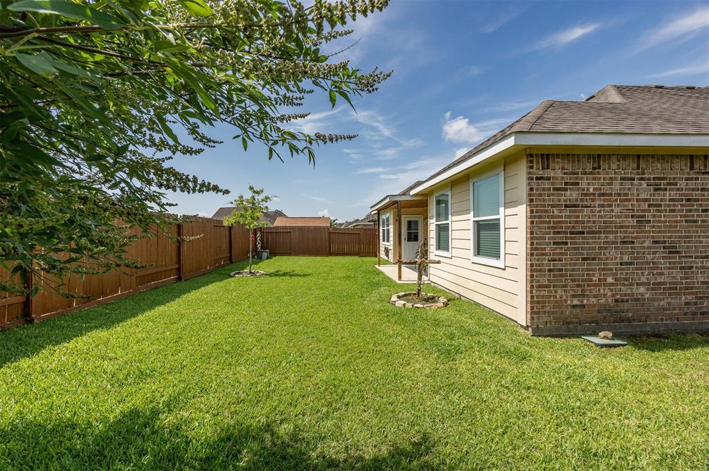 8406 Quiet Bay Drive, Baytown, Texas image 33