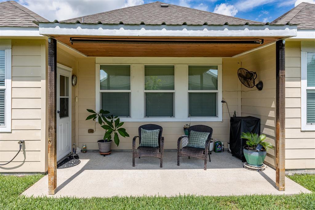 8406 Quiet Bay Drive, Baytown, Texas image 32