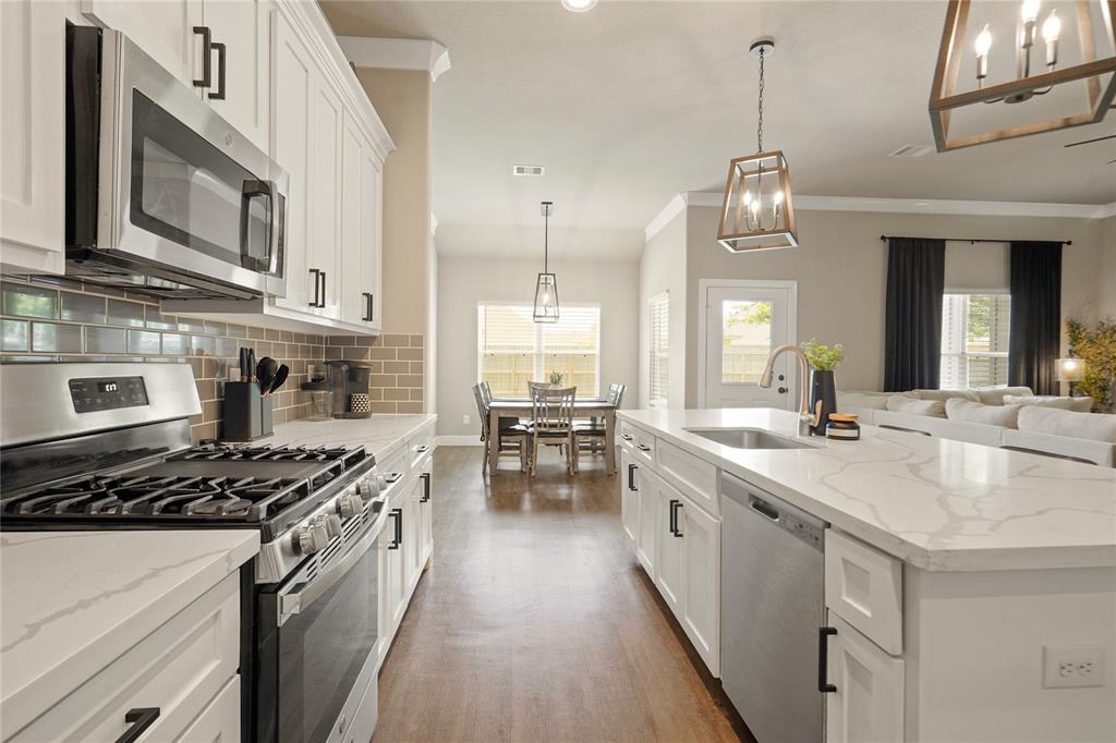 411 Flagstone Court, Dayton, Texas image 11