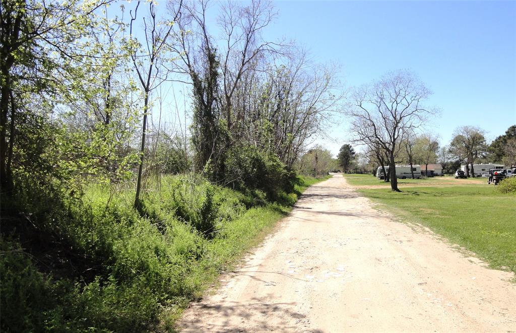 1835 S Cherry St Street, Tomball, Texas image 9