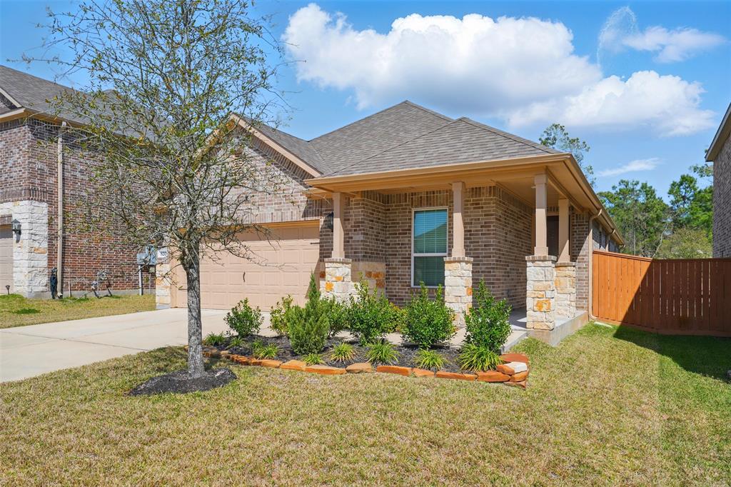 820 Dawn Redwood Court, Conroe, Texas image 3