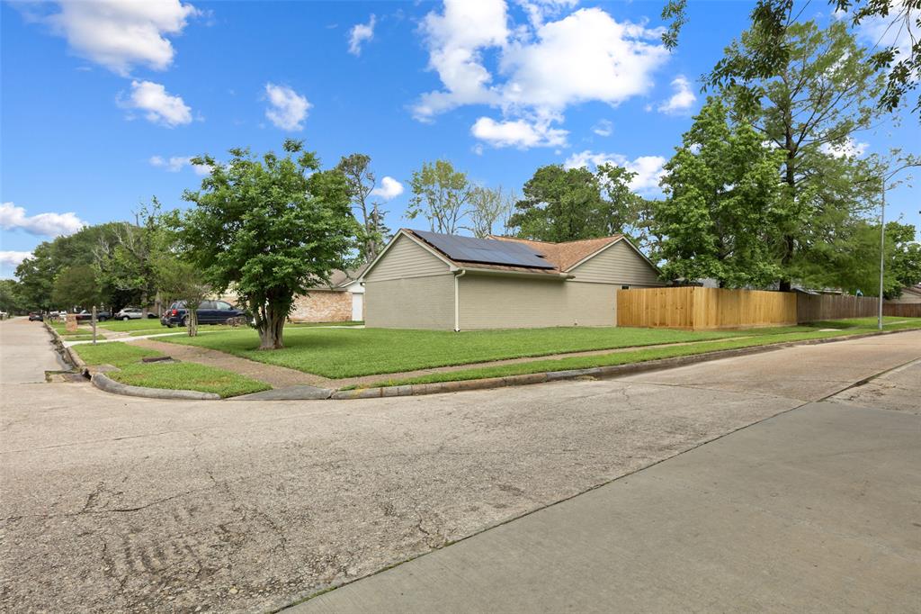 5839 Toddington Road, Humble, Texas image 23