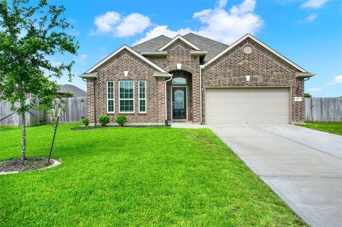 Single Family Residence in Baytown TX 110 San Jacinto Drive.jpg