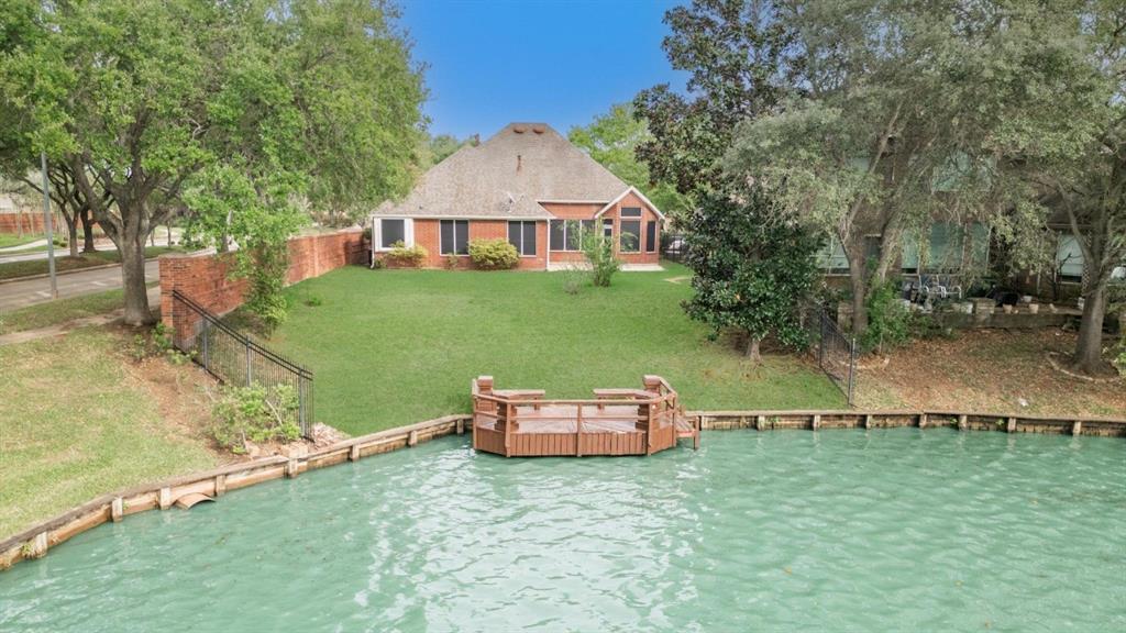 415 Sheldrake Court, Sugar Land, Texas image 2