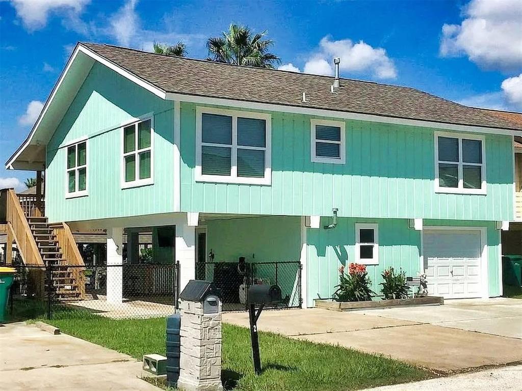 2 S Sandpiper Street
