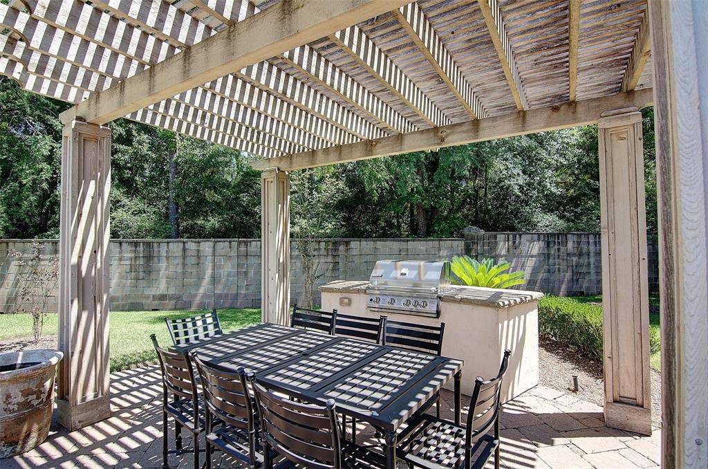 31 Cartouche Cir, The Woodlands, Texas image 3