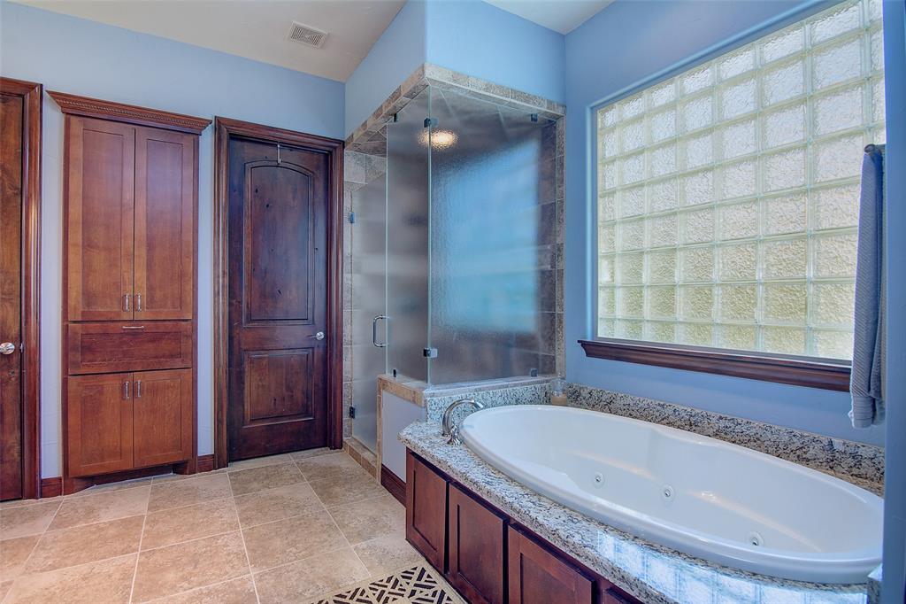 31 Cartouche Cir, The Woodlands, Texas image 25