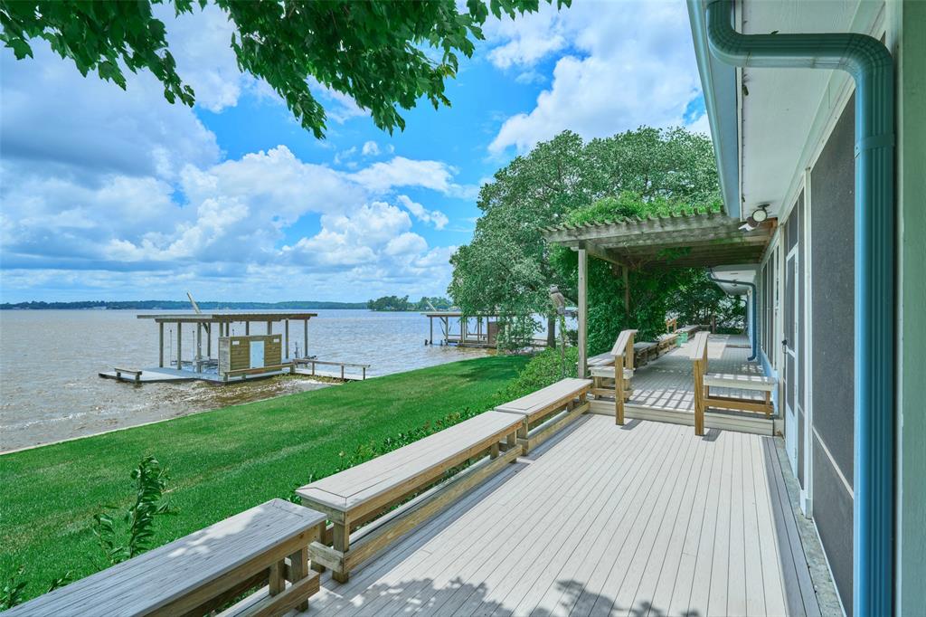 1378 Landing Way, Trinity, Texas image 7