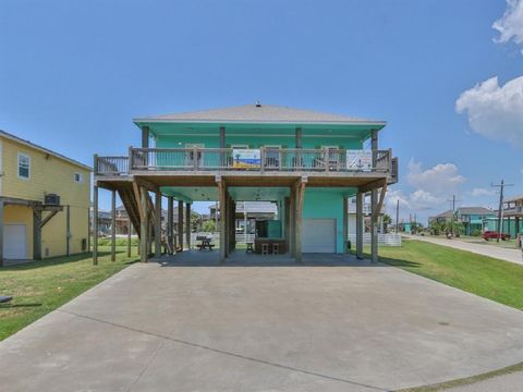 Photo of 987 Surf, Crystal Beach, TX 77650 (MLS # 9964497)