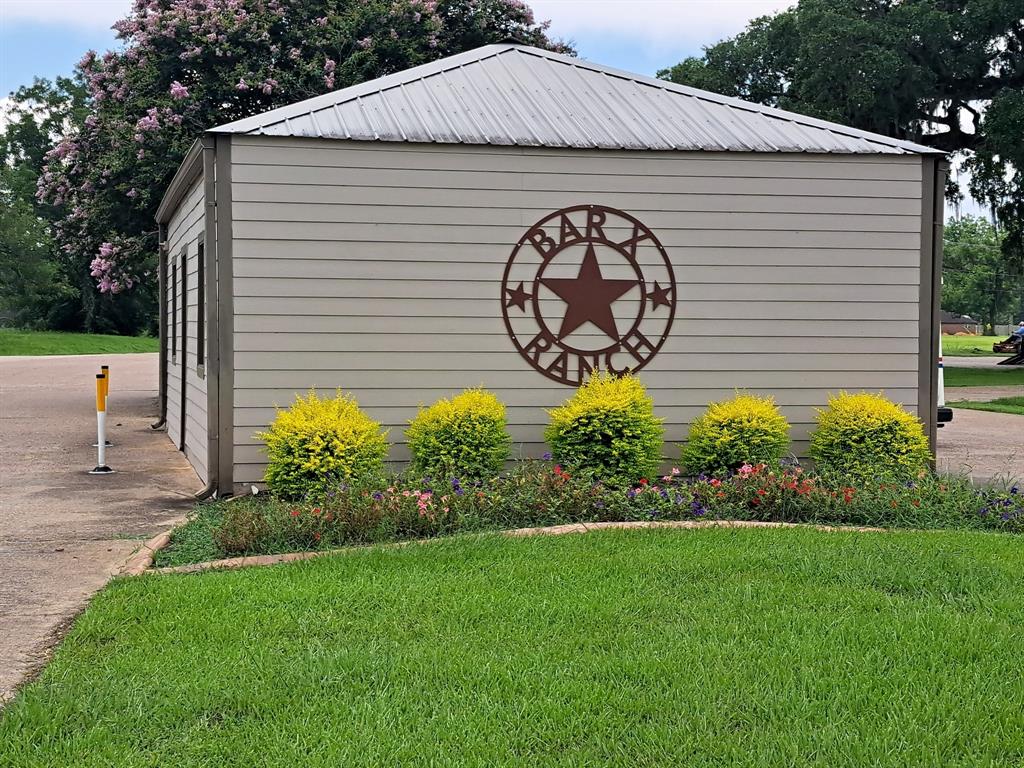 101 Cattle Drive Trail, Angleton, Texas image 10