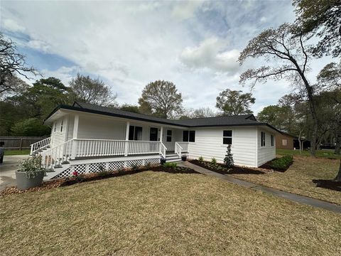 Single Family Residence in Magnolia TX 19562 Loafers Lane 29.jpg