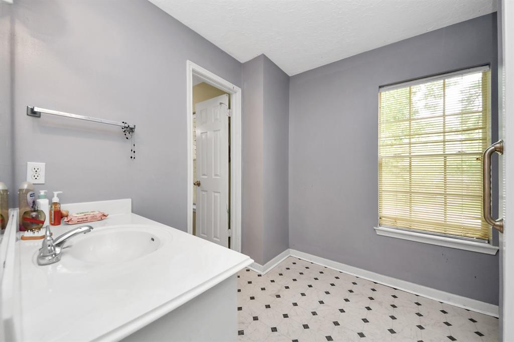 2707 Alderleaf Place, Spring, Texas image 33