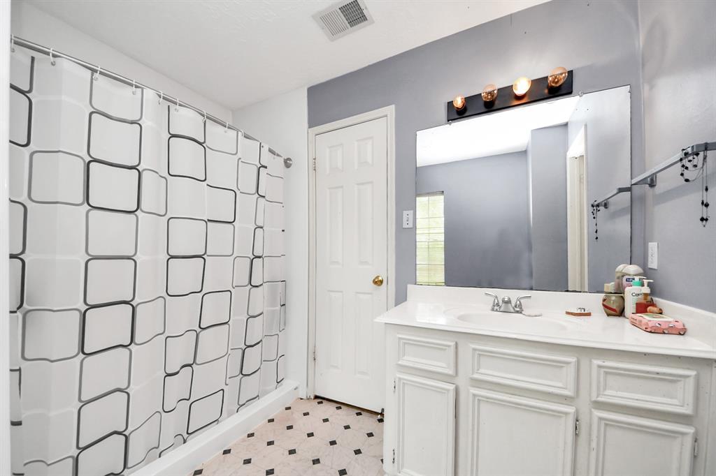 2707 Alderleaf Place, Spring, Texas image 32
