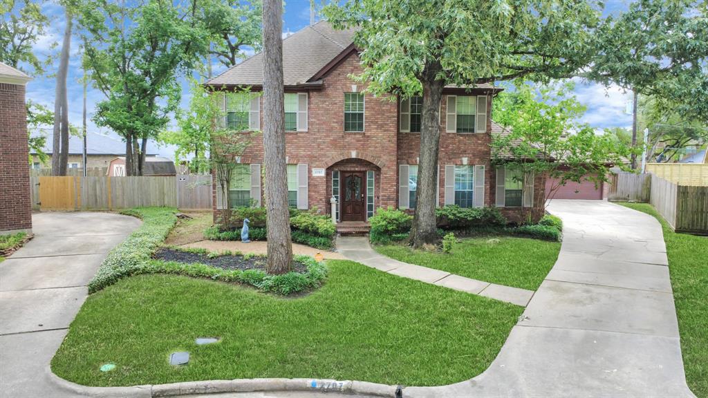 2707 Alderleaf Place