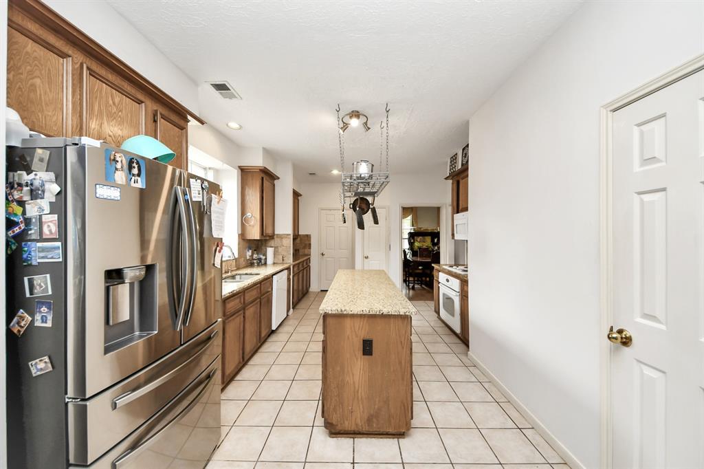 2707 Alderleaf Place, Spring, Texas image 16