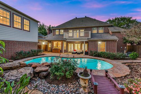 Single Family Residence in Sugar Land TX 2922 Deer Creek Drive.jpg