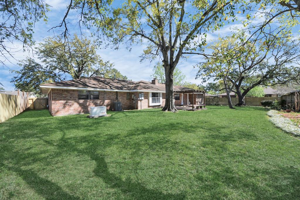 801 Friars Lane, Baytown, Texas image 25