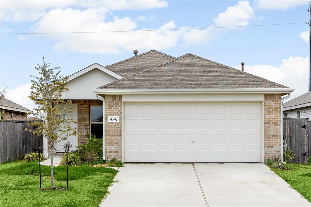 4347 Palmetto Grove Lane, Baytown, Texas image 1