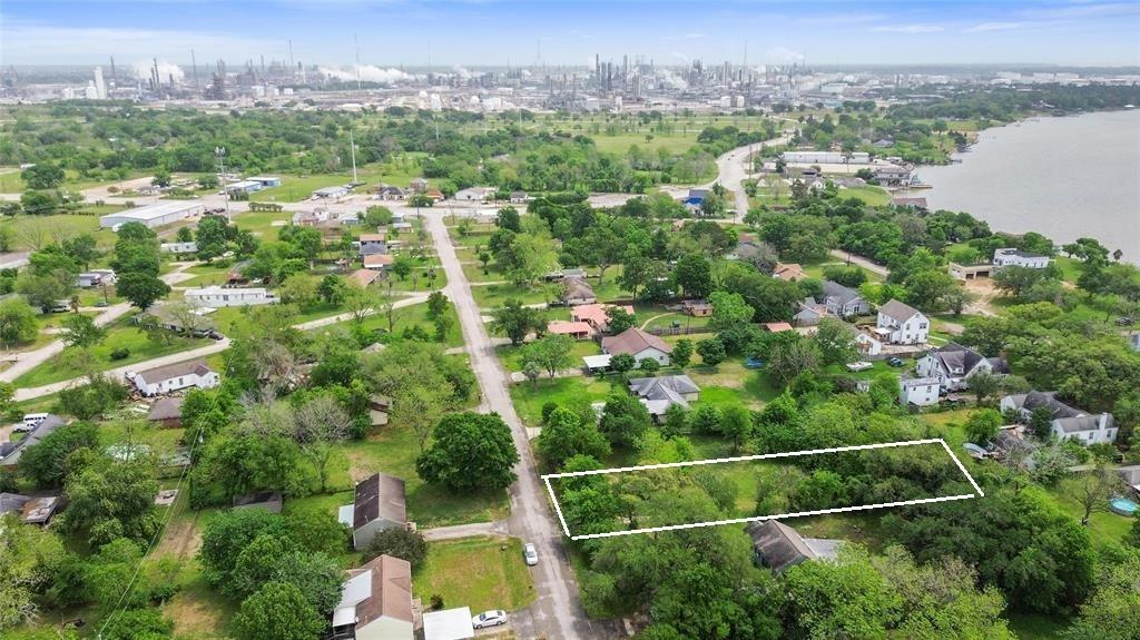 115 Cabaniss Avenue, Baytown, Texas image 4