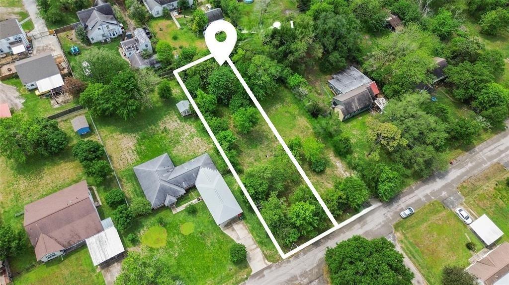 115 Cabaniss Avenue, Baytown, Texas image 1