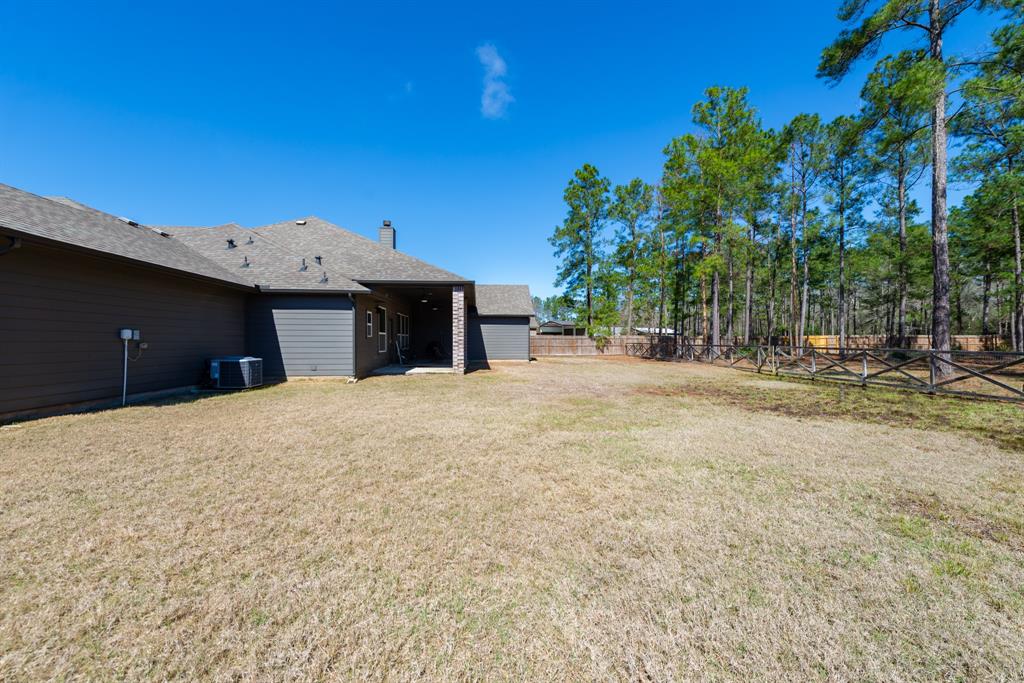 16077 Deer Pines Drive, Conroe, Texas image 25