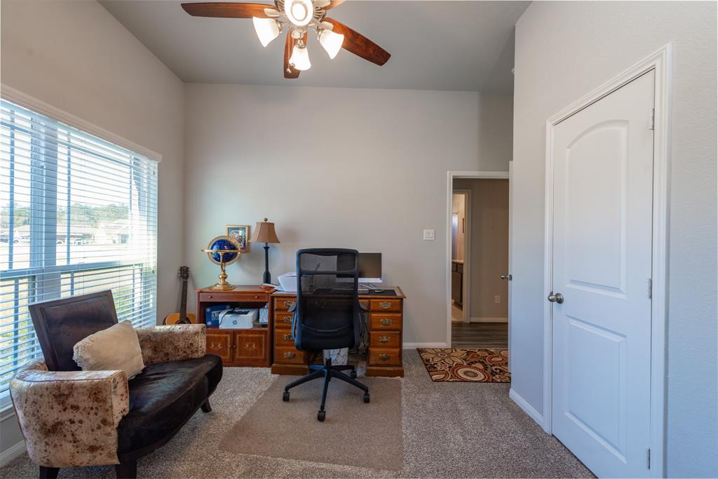 16077 Deer Pines Drive, Conroe, Texas image 4