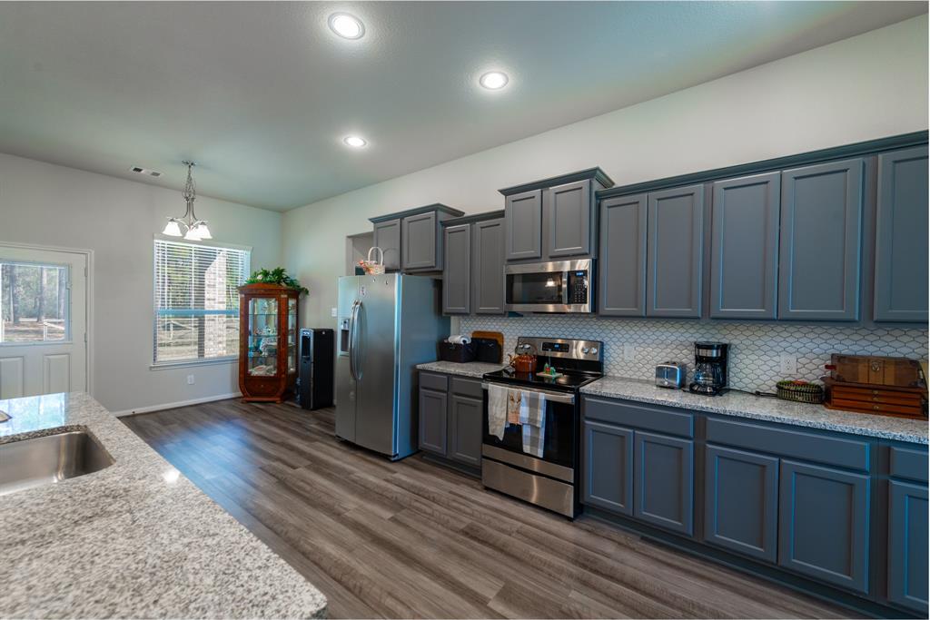 16077 Deer Pines Drive, Conroe, Texas image 8
