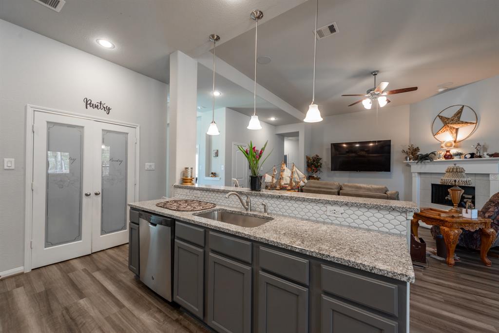 16077 Deer Pines Drive, Conroe, Texas image 10