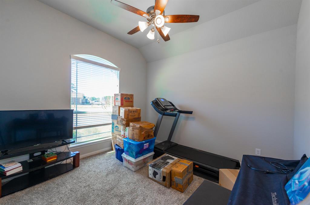 16077 Deer Pines Drive, Conroe, Texas image 19