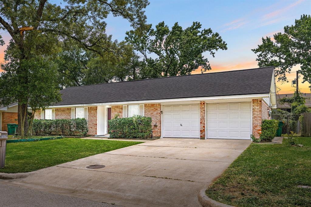 2113 Timber Lane, Conroe, Texas image 5