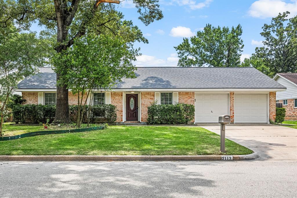 2113 Timber Lane, Conroe, Texas image 11