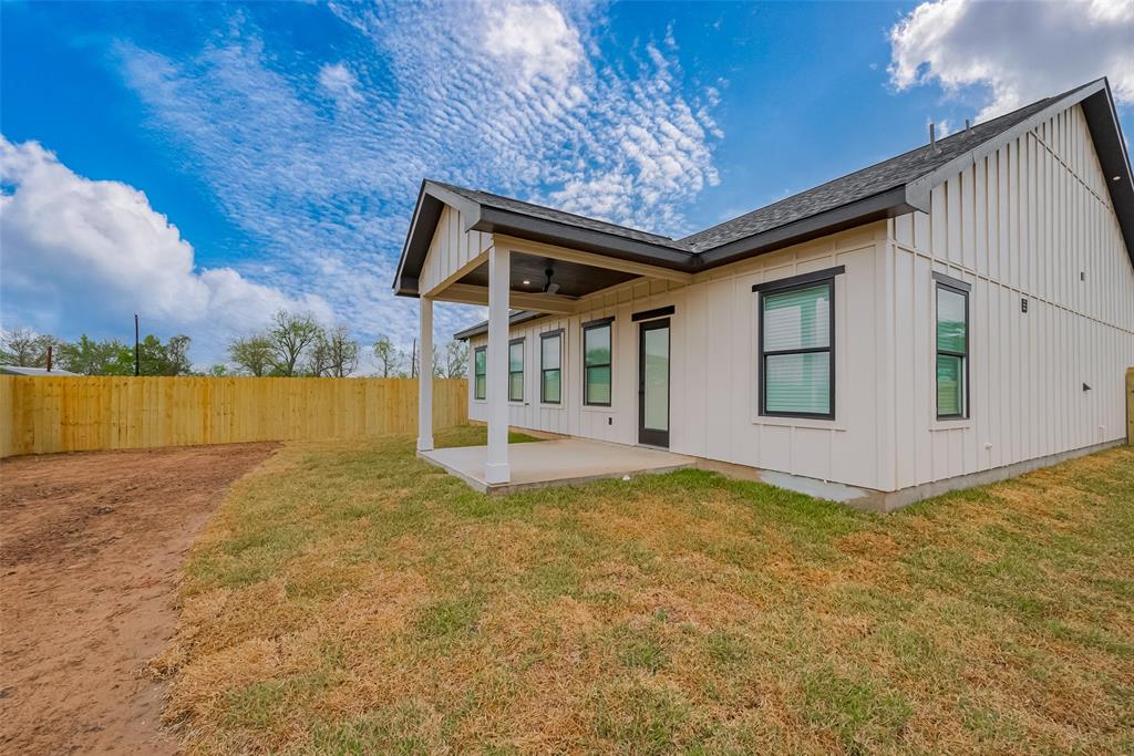 403 N 5th Street, Beasley, Texas image 33