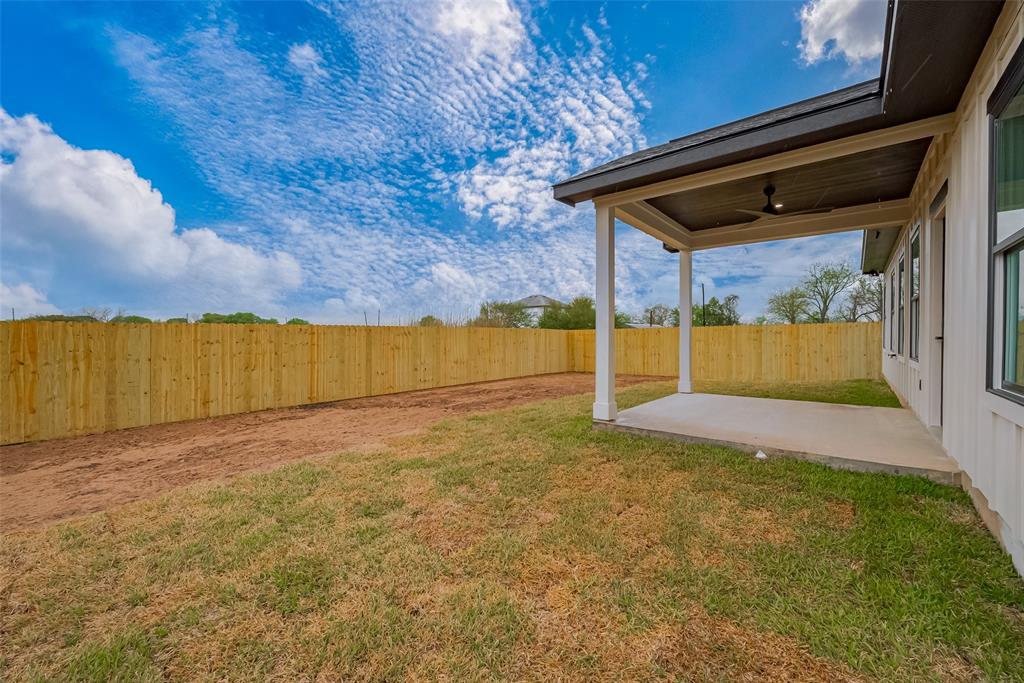 403 N 5th Street, Beasley, Texas image 34