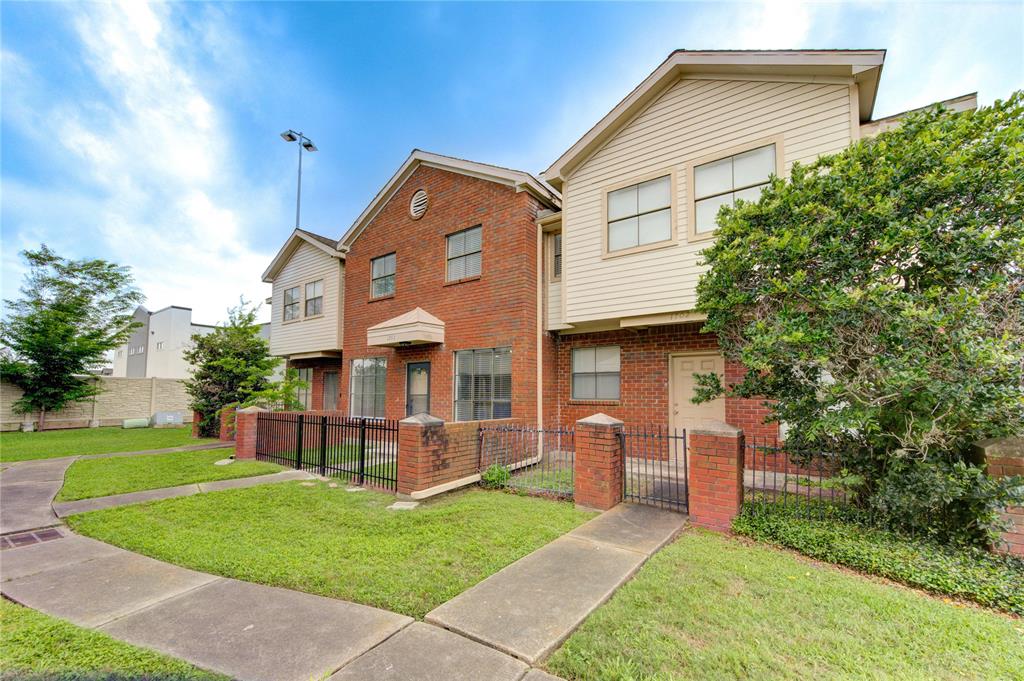 1103 Dulles Avenue 1703