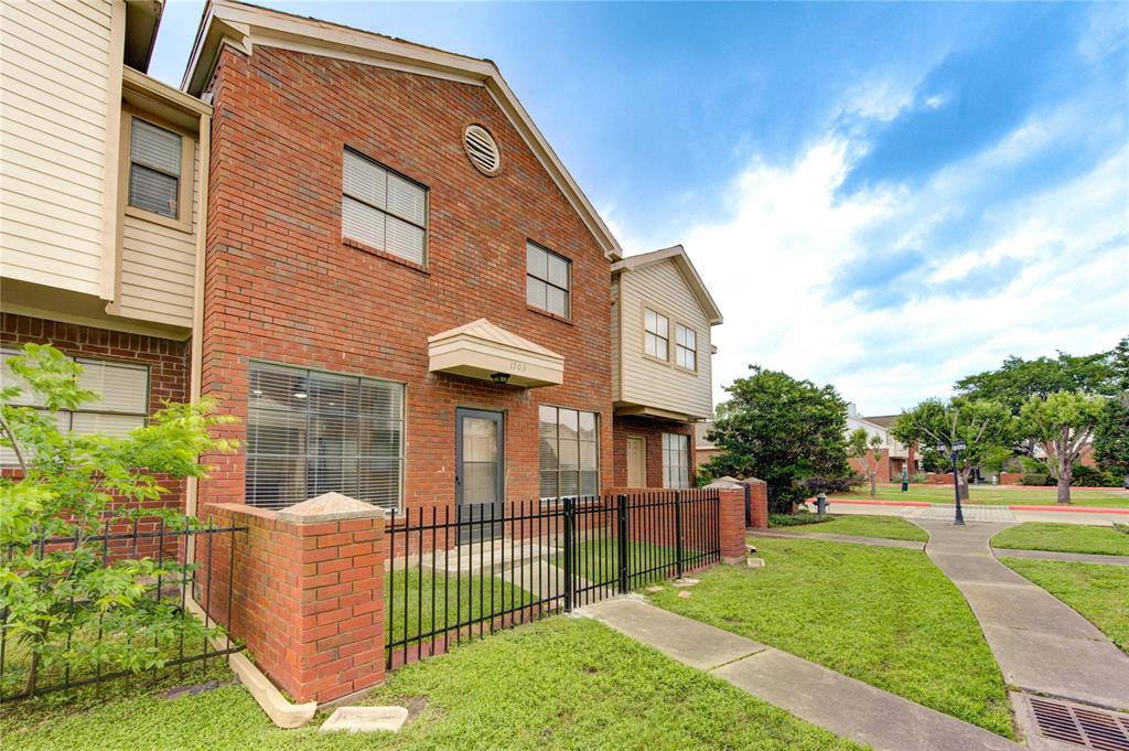1103 Dulles Avenue 1703