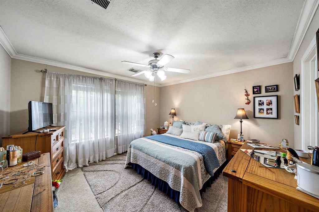 15622 Clear Pointe Drive, Cypress, Texas image 14