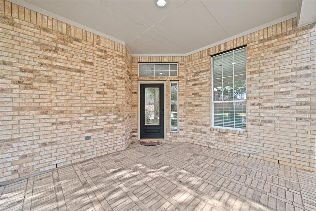 2314 S Venice Drive, Pearland, Texas image 5