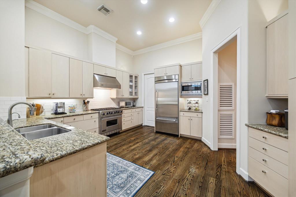 9129 Buffalo Speedway, Houston, Texas image 14