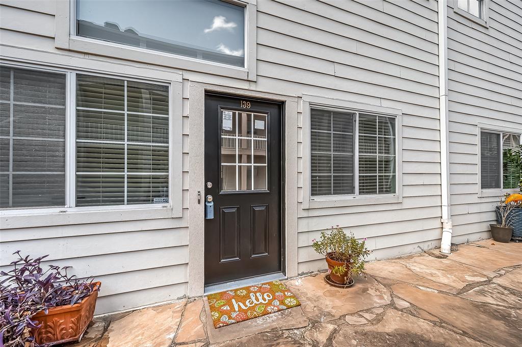 Houston, Texas 77057, United States, 2 Bedrooms Bedrooms, ,2 BathroomsBathrooms,Residential,Active,38049