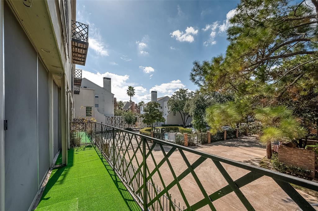 Houston, Texas 77057, United States, 2 Bedrooms Bedrooms, ,2 BathroomsBathrooms,Residential,Active,38049