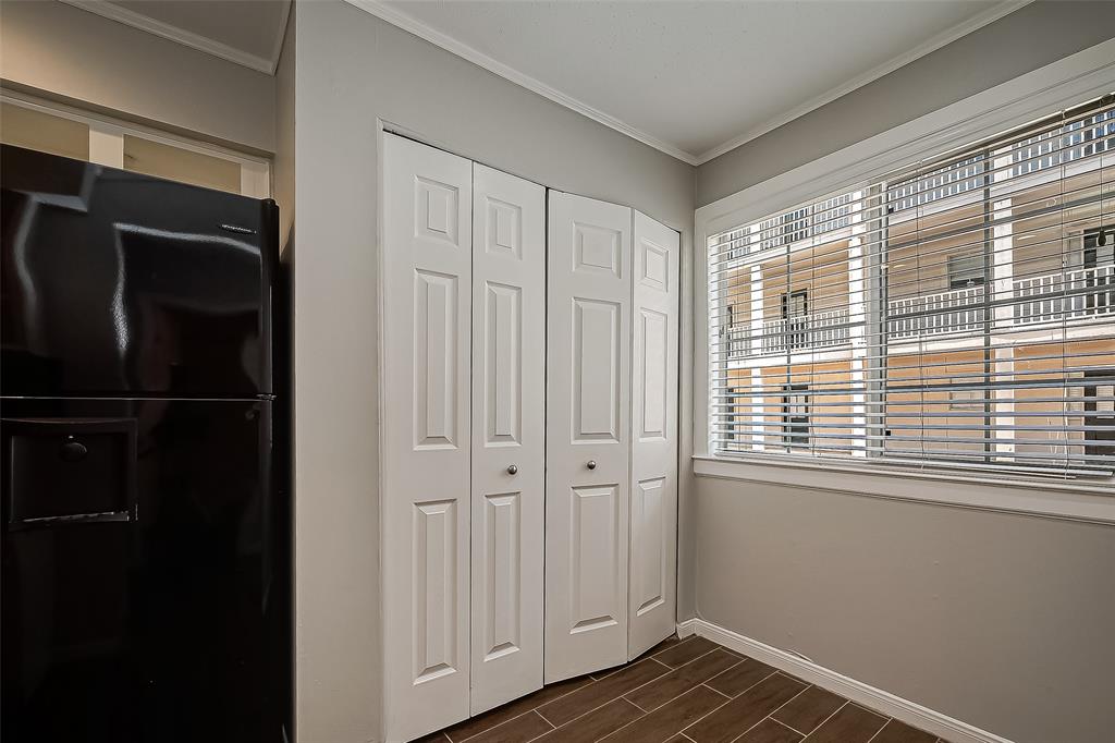 Houston, Texas 77057, United States, 2 Bedrooms Bedrooms, ,2 BathroomsBathrooms,Residential,Active,38049