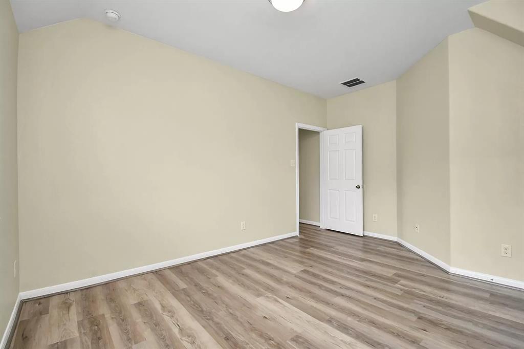 6315 Bain Drive, Missouri City, Texas image 24